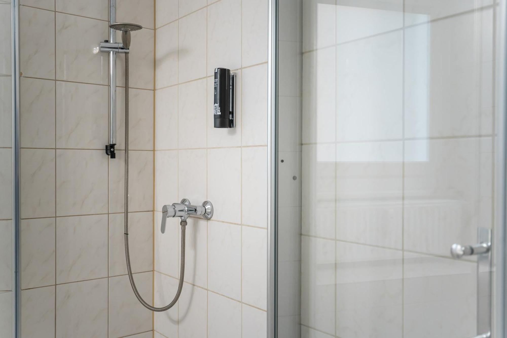 Spacious Family Apartment With 2 Bedrooms Берлін Екстер'єр фото